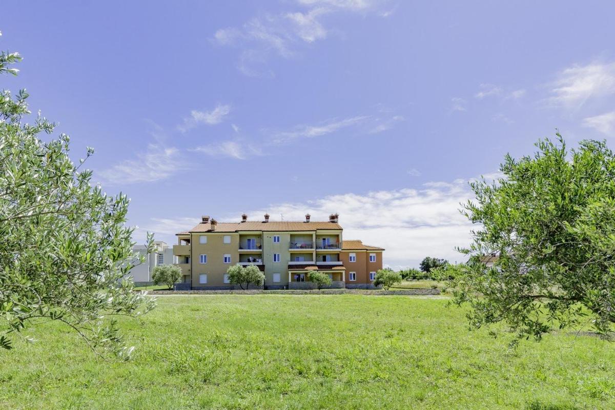 Apartments Monte Rosso Savudrija Ngoại thất bức ảnh