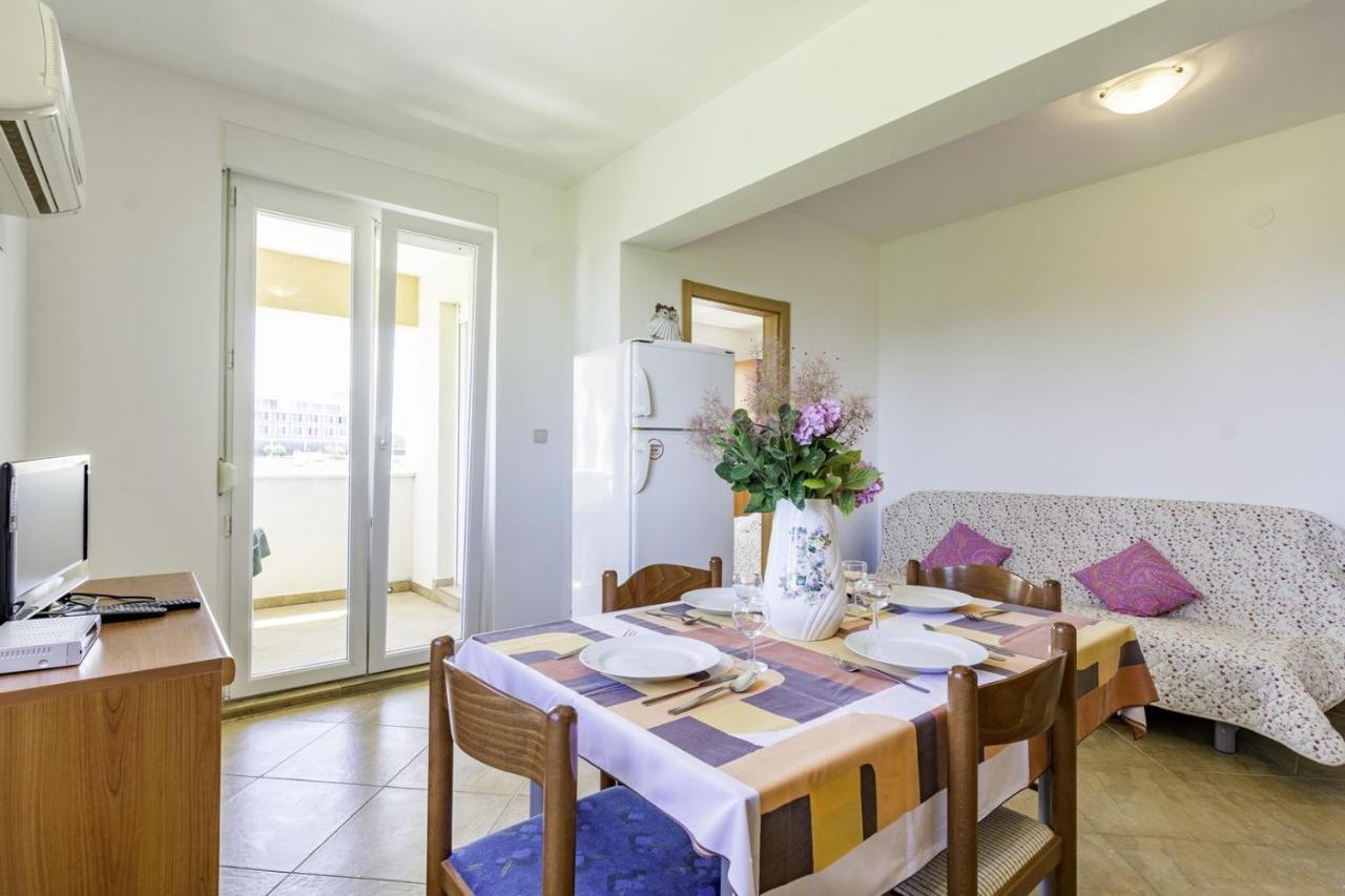 Apartments Monte Rosso Savudrija Ngoại thất bức ảnh